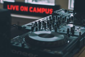 Learn how to DJ: DJ Equipment