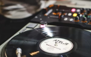 DJ Setup: Vinyl Turntables